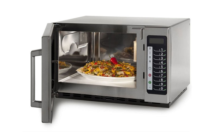 Horno grande abierto
